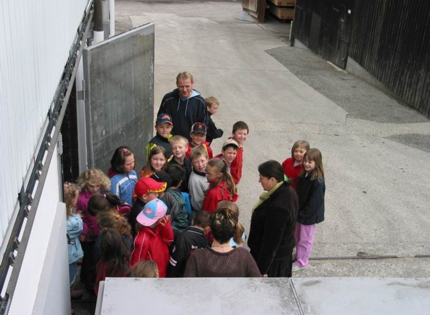 Volksschule Gerersdorf zu Besuch in unserer Werkstatt