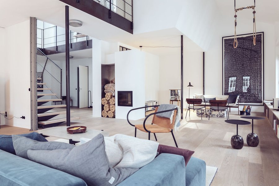 Offenes Wohnrzimmer mit Galerie