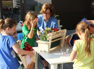  Aktion - Ferienspaß, Wir bauen uns eine Blumenbank 