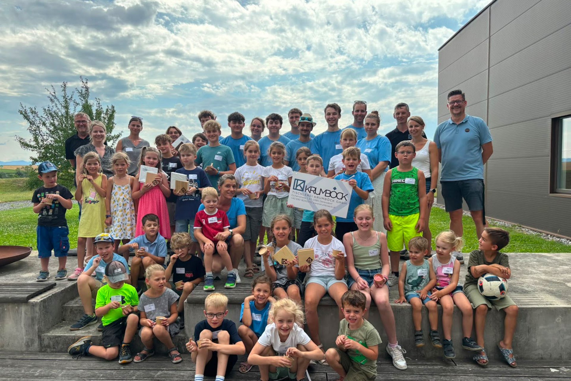 Gruppenbild von Personen die an dem Event "Ferienspass" teilgenommen haben