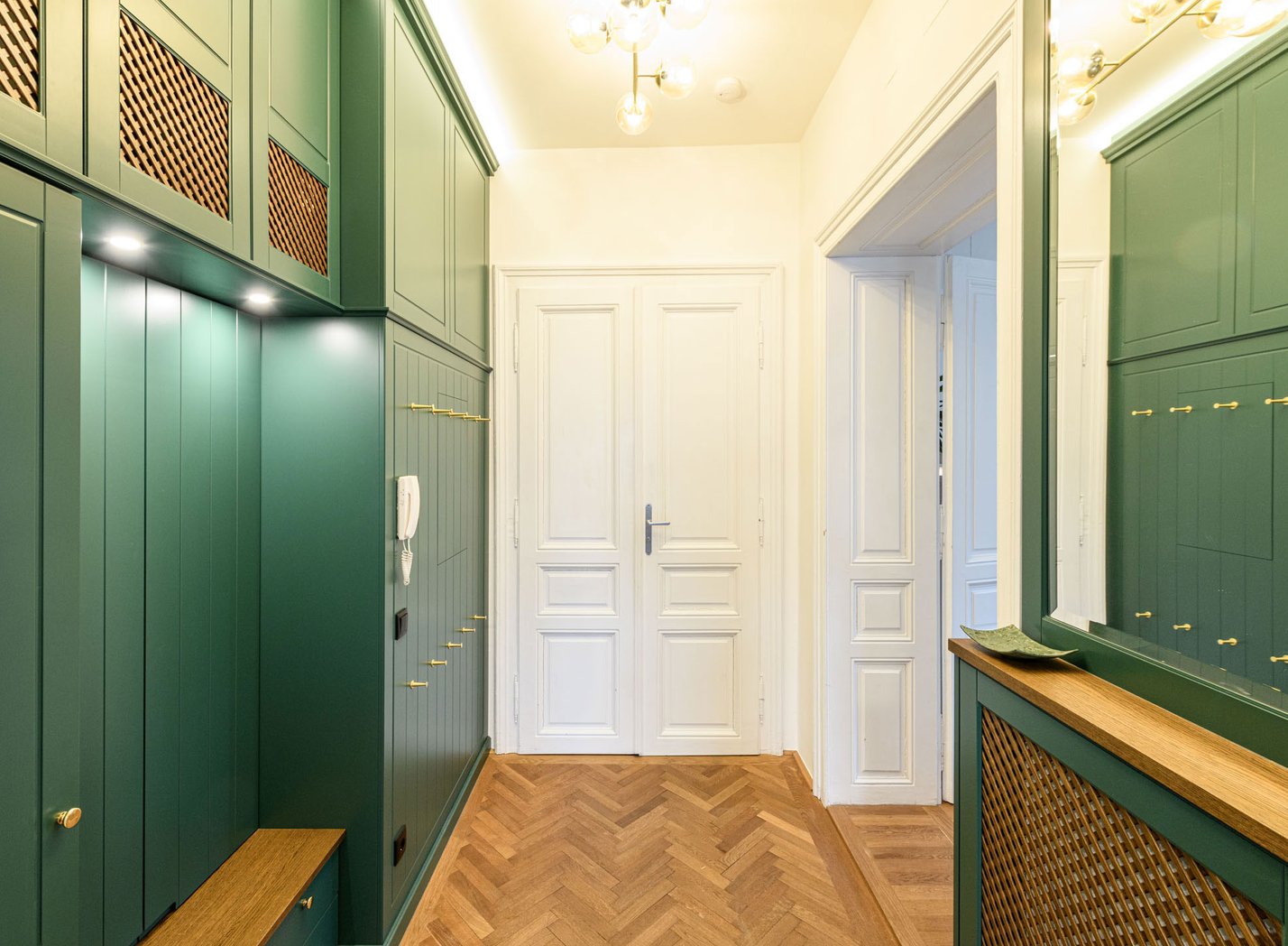 Privathaus - Vorzimmer und Badezimmer