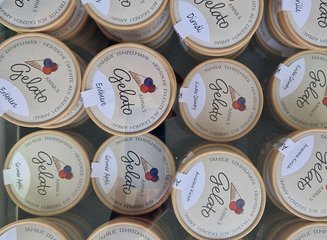 Mehrere Dosen Eis Sommerfest 2025