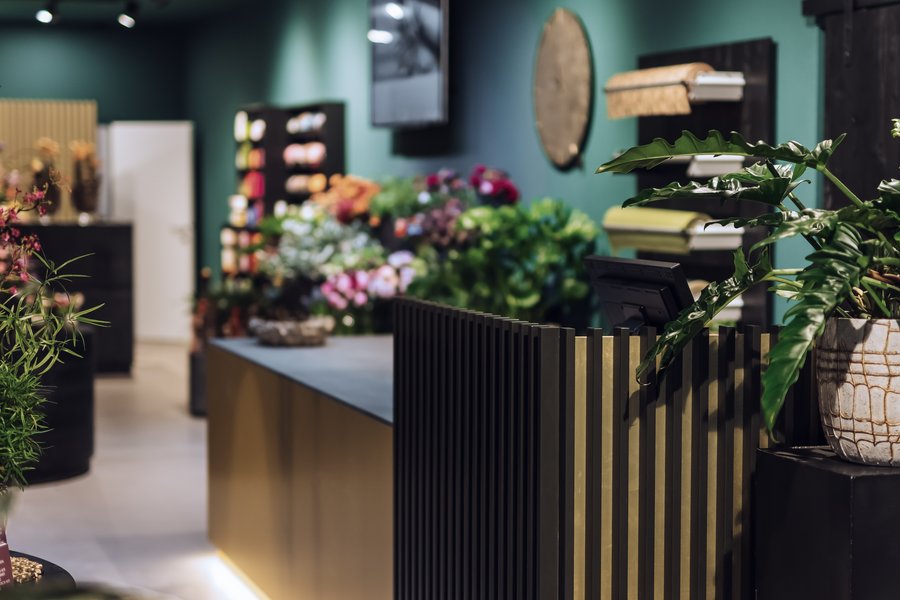 Kassabereich mit Platz zum Blumen binden und verpacken