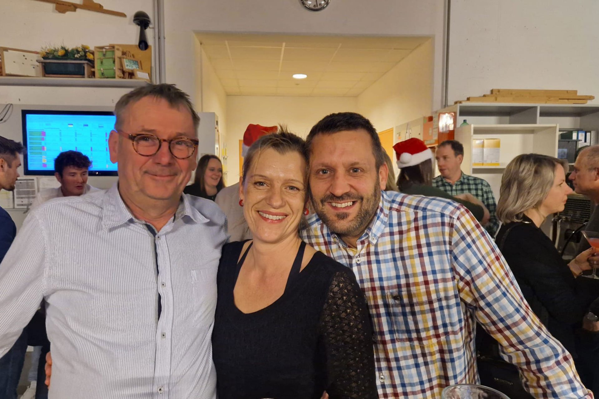 Ausgelassene Stimmung beim gemeinsamen Feiern