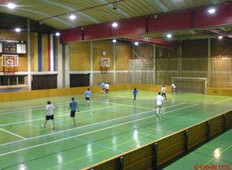  Unsere Sporttischler beim Fußballspielen