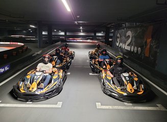 Lehrlingsausflug Kartbahn Team Pasching Ein unvergesslicher Ausflug für unsere Lehrlinge im #teamkrumboeck!