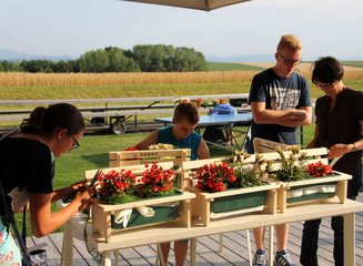  Aktion - Ferienspaß, Wir bauen uns eine Blumenbank 