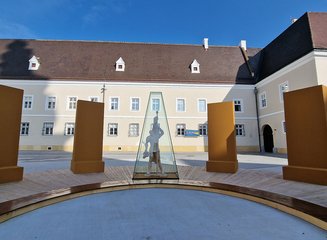 Domplatz Kunstwerk Bad für Florian St. Pölten Ein Bad für Florian