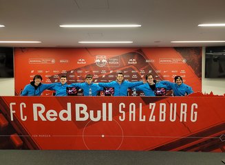 Lehrlingsausflug Red Bull Salzburg Team Ein unvergesslicher Ausflug für unsere Lehrlinge im #teamkrumboeck!
