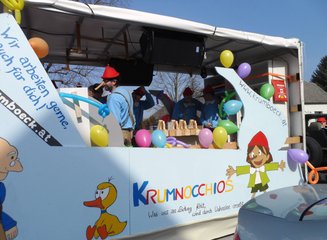  Die Tischler-Pinocchios am Faschingsumzug in Prinzersdorf