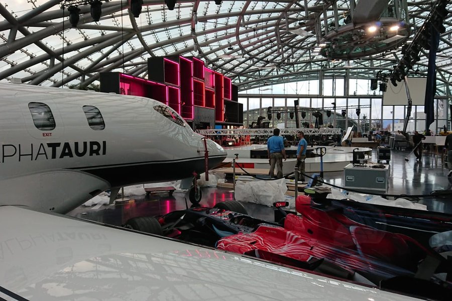 Scuderia Alpha Tauri Hangar-7