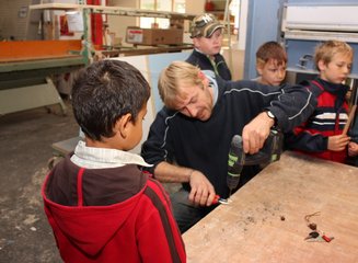  Volksschule Markersdorf zu Besuch in der Tischlerei Krumböck