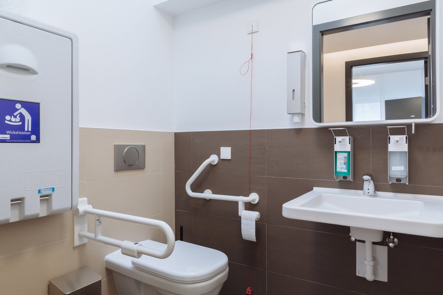 © christianschuetz.at Ordination Toilette