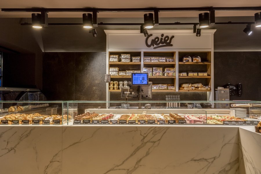 © MICHAELA BEGSTEIGER Ladenbau Cafe Bäckerei Geier